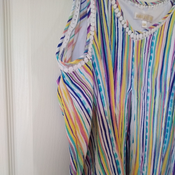 Hailey lyn beachside size S striped NWOT cold shoulder lined blouse - Picture 3 of 3